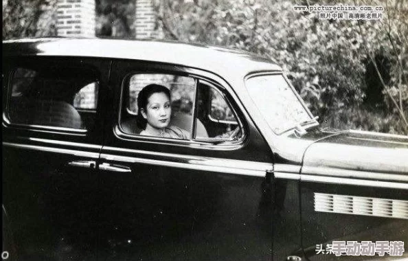 少妇搡BBBB搡BBB搡澳门，网友热议：这样的行为是否过于放肆？社会风气何去何从引发广泛讨论