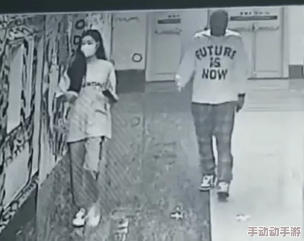 吴梦梦教练指导学游泳，曾传授明星私人课程，引发疑似恋情传闻