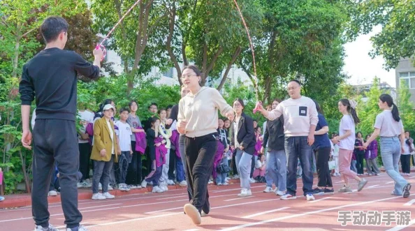 超级凌乱的校园运动会标签：各项赛事混乱不堪，学生们如何应对这一场面？
