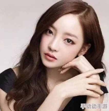 李蓉蓉麻豆：震惊！这位实力模特竟然被揭露隐藏多年的秘密，背后故事引发热议！
