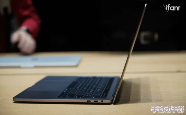 1819岁macbook pro的屏幕：如何清洁、保护和维护？