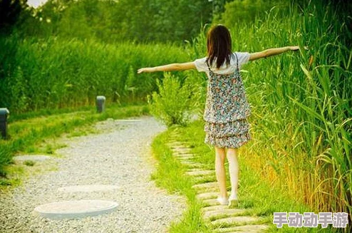 亚洲成熟女性毛茸茸：展现自然之美与自信魅力，令人心动的独特风采