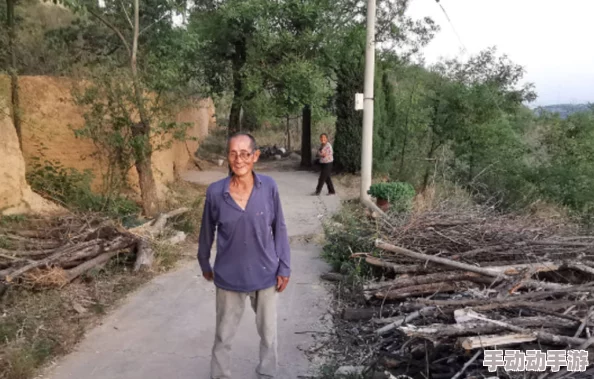 燕姐找放羊老人户外视频，网友评论：画面唯美，温暖人心，展现乡村生活的真实与美好！