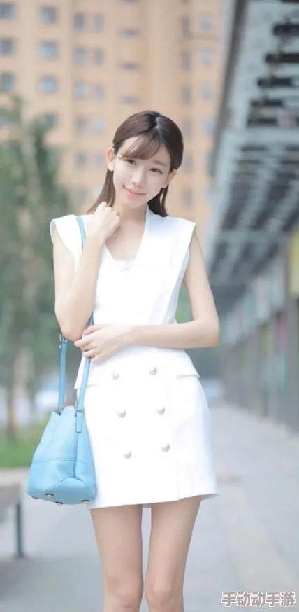 白丝校花 扒腿让我C在线观看，感受青春校园的热血与激情，尽情享受这段难忘时光