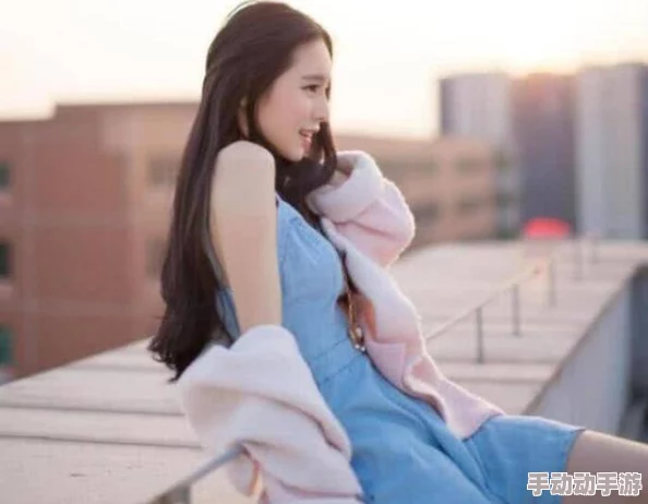 白丝校花 扒腿让我C在线观看，感受青春校园的热血与激情，尽情享受这段难忘时光