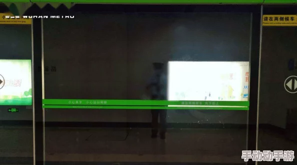 地铁应急逃生：黄门与白门的实用性与安全性全面对比解析