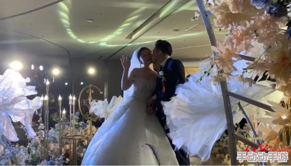 夫妻两人看b站伤感电视剧，网友评论：这真是太真实了，看得我泪流满面，感觉每一幕都像在讲述我们的故事