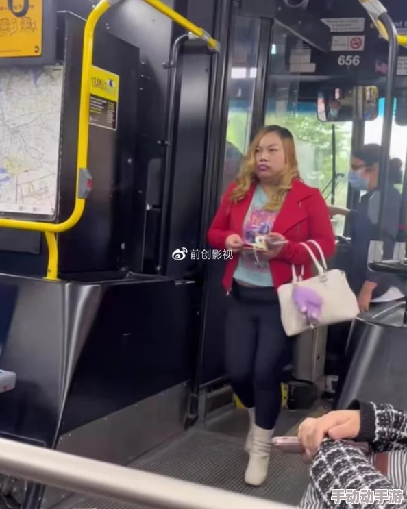 沣满多毛大隂户XXX公交车上1：网友热议公共场合的行为规范与个人隐私权的界限问题，引发广泛讨论