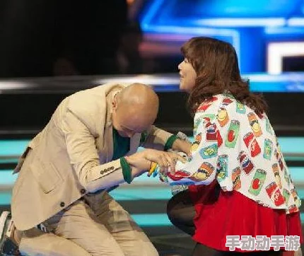 海角乱伦免费！某明星与经纪人疑似绯闻曝光，网友热议事件真相揭秘