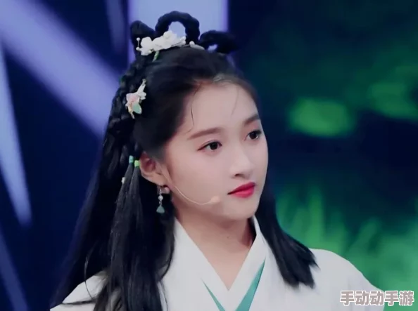 黄蓉的秘密：网友热议她在金庸作品中的角色塑造与情感纠葛，纷纷表达对这一经典人物的新理解与看法