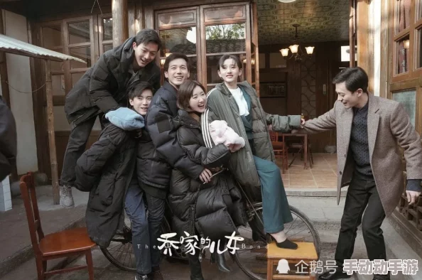 男侗车文：某知名男演员被拍到与神秘男子深夜共乘，疑似恋情曝光引发热议！