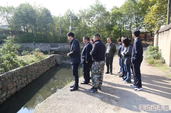 钢钢钢钢钢钠好多水：解析钢铁行业的水资源利用现状与未来发展趋势，探讨钢铁生产所需水量的影响因素及其环保策略