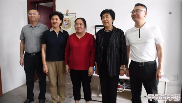 钢钢钢钢钢钠好多水：解析钢铁行业的水资源利用现状与未来发展趋势，探讨钢铁生产所需水量的影响因素及其环保策略