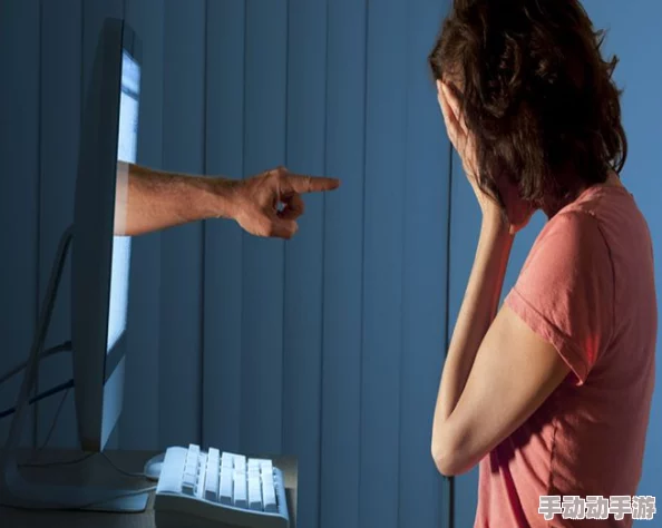 被八个男人扒开腿灌了牛奶：探讨性别暴力与社会对女性身体的控制现象及其心理影响分析