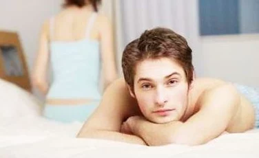 被八个男人扒开腿灌了牛奶：探讨性别暴力与社会对女性身体的控制现象及其心理影响分析