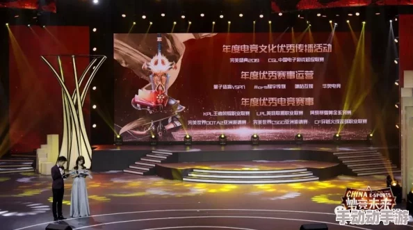 老外玩csgo的妹子：网友热议她的游戏技巧与魅力，称赞其在电竞圈中的独特风采与影响力