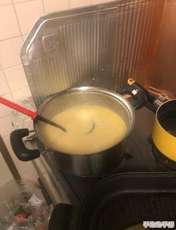 大肉大捧一进一出好爽动态图，网友纷纷表示这画面太刺激，让人忍不住想要多看几遍，真是视觉的享受！