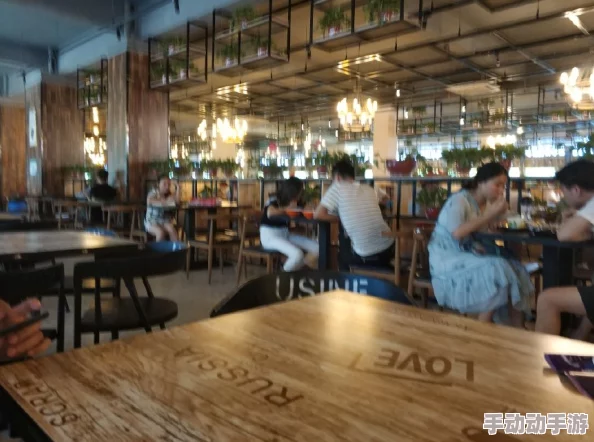大肉大捧一进一出好爽动态图，网友纷纷表示这画面太刺激，让人忍不住想要多看几遍，真是视觉的享受！