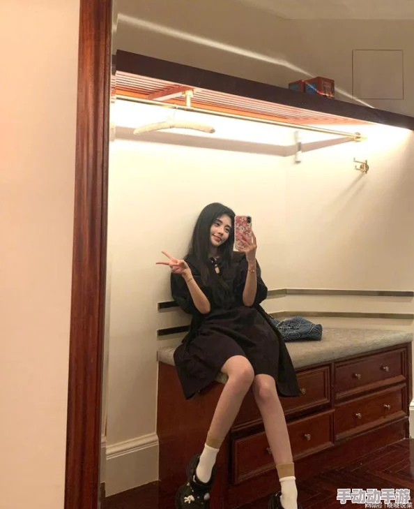 51cg今日大瓜莫里秀：明星背后的秘密与新动态，粉丝热议不断引发关注！