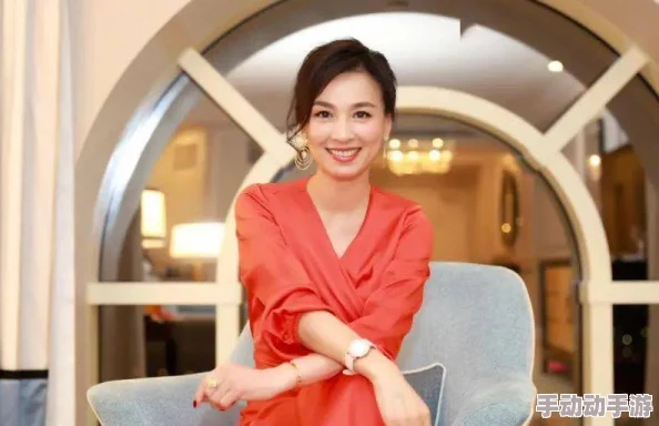 美女倮露视频租客总是她作者玲珑塔，竟然与当红小生秘密约会，背后故事让人惊讶不已！