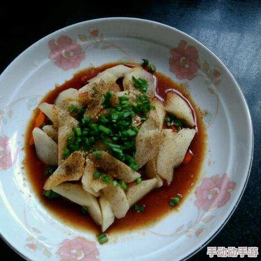 可可可渴了汆白肉：探讨汆白肉的制作工艺、食材搭配及其在不同文化中的食用习惯与健康价值