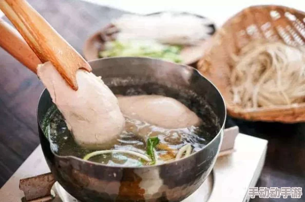 可可可渴了汆白肉：探讨汆白肉的制作工艺、食材搭配及其在不同文化中的食用习惯与健康价值