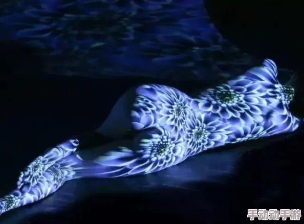 美女裸体喷出白浆，展现惊人艺术表现力与身体自信，引发观众热议与思考