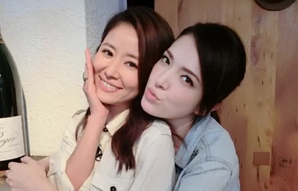 欧美姓爱aaa:知名明星被曝与多位同行发生绯闻,内幕揭秘涉及的八卦消息 欧美姓爱aaa:知名明星被曝与多位同行发生绯闻,内幕揭秘涉及的八卦消息