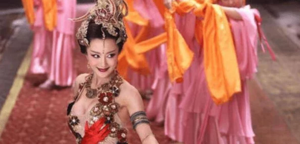 把妲己吊起来揉搓双乳的图片：解读她在中国古代神话中的角色与象征意义