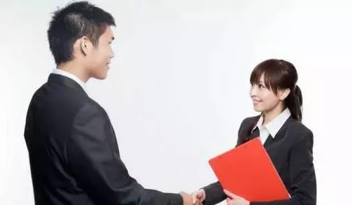 瞒着丈夫加班的妻子原名叫什么？她背后的故事与职场女性的真实生活探讨