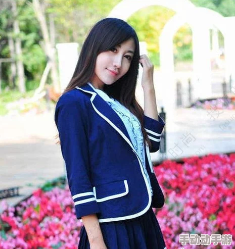白丝校花：网友热议校园美丽风景，纷纷表达对青春与时尚的独特见解与感受