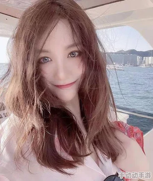 麻豆沈娜娜最新动态：新作品发布引发热议，粉丝期待她的更多精彩表现与未来发展方向