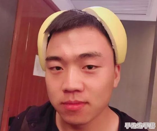 网红of柚子猫cos小僵尸：探讨柚子猫形象与二次元文化的结合及其影响力分析