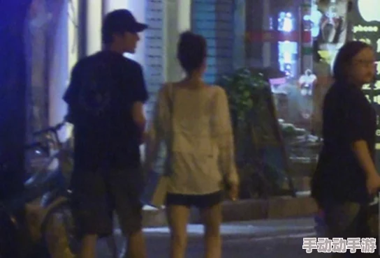 网曝吃瓜黑料泄密在线一二：某男星与知名女演员被拍到亲密约会，绯闻传出后引发粉丝猜测和讨论
