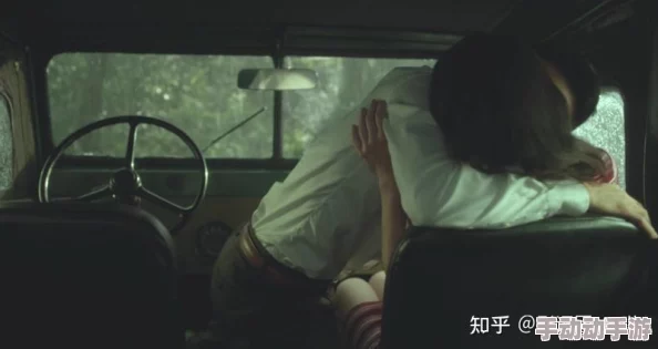 肉妇春潮干柴烈火ⅩXX视频：激情四溢的故事背后，隐藏着怎样不为人知的秘密与情感纠葛？