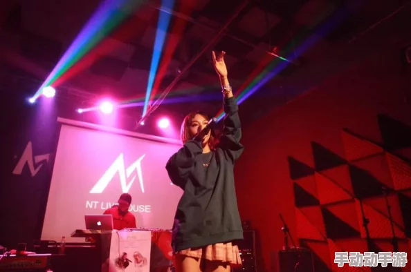 小女孩rapper仙踪林：从童年梦想到音乐舞台的成长历程与创作背后的故事分析