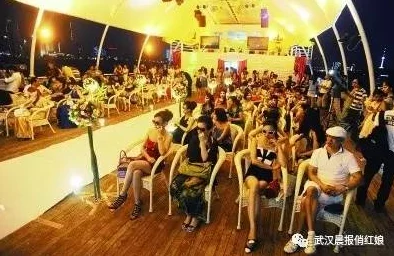 17c入口：传闻某知名明星将在此举办神秘派对，众多圈内好友已悄然抵达！