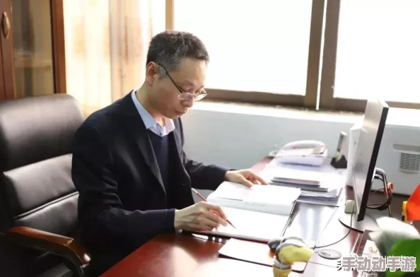 高能lH骨科双男主：震撼揭晓！两位男主角竟是隐藏身份的医界天才，背后故事引发热议！