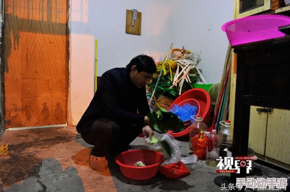 银行1—14刘阿姨：讲述一位普通女性在金融服务中的经历与挑战，展现她如何应对生活中的各种困难与机遇