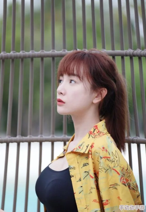 吃瓜爆料：惊人真相曝光，某知名明星背后暗藏神秘恋情，让网友们大跌眼镜！