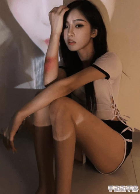 嘿丝美女足交,引发热议!网友热追神秘模特,背后故事令人惊叹,足交文化愈发流行! 嘿丝美女足交,引发热议!网友热追神秘模特,背后故事令人惊叹,足交文化愈发流行!