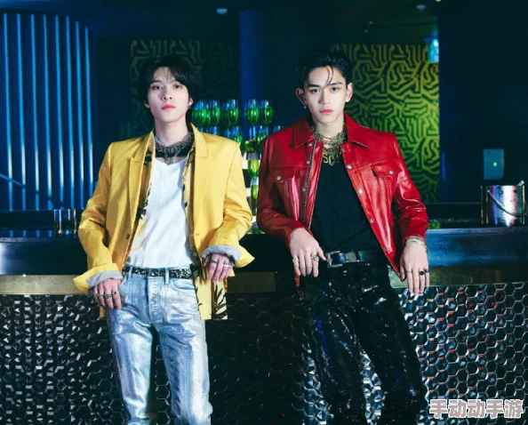 166fun热点黑料网：明星私生活曝光，某知名演员被拍到与神秘女子深夜约会，引发网友热议！