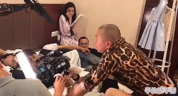 野外3P——突发事件：三人竟在禁区内进行野外亲密活动，令人咋舌的发现震惊众人！