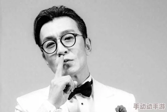 班长扒开让我蹭来蹭去，竟意外揭开校园潜规则内幕，令人震惊的真相曝光！