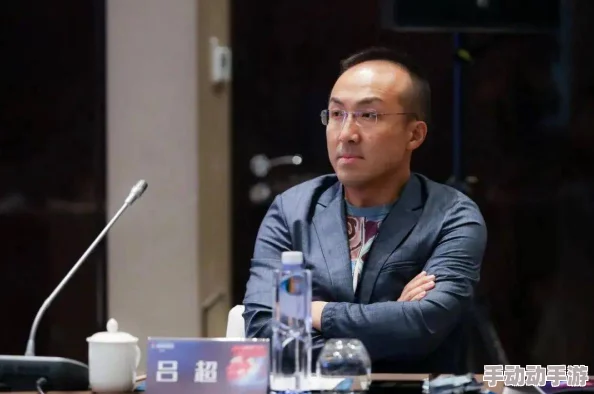 zjy吕总三部曲：深刻洞察与智慧的交融，展现了非凡的领导魅力与战略眼光