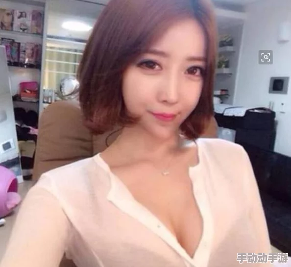 美少妇77777惊爆：网红直播竟揭露隐藏的秘密，网友轰动评论直呼不可思议！
