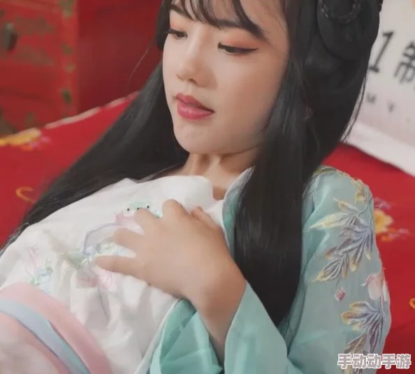 楠爱里纱作品的七夕牛郎织女：传闻她与神秘男友共度浪漫夜晚，网友纷纷猜测恋情真相！