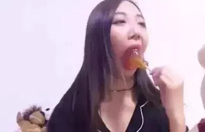 果冻传媒艳母惊爆料：惊人内情曝光，粉丝瞬间崩溃，网红圈瞬间掀起轩然大波，真相令人咋舌！