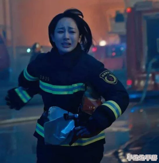 皓斧力士：网友热议这位新晋英雄的实力与魅力，纷纷表示期待他的后续表现和故事发展！