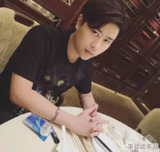 老师先开腿让我一晚上，学生惊呼：竟然是因为这件事，令人难以置信！